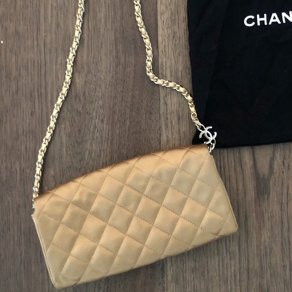 CHANEL Rare Gold Satin Evening Bag with Jewel Camellia - Picture 2 of 6